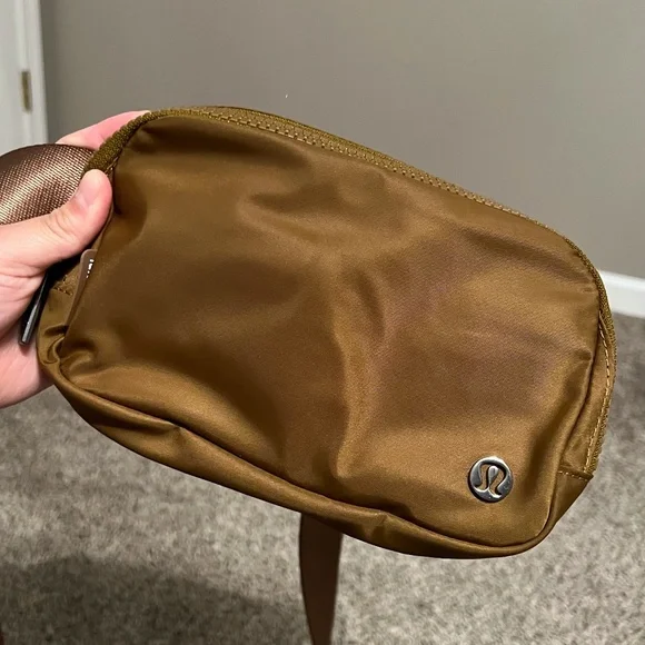SOLD NWOT Lululemon Everywhere Belt Bag - Burnt Caramel - Picture 2 of 4